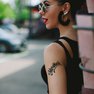 переводная татуировка tetování s citátem „sni“